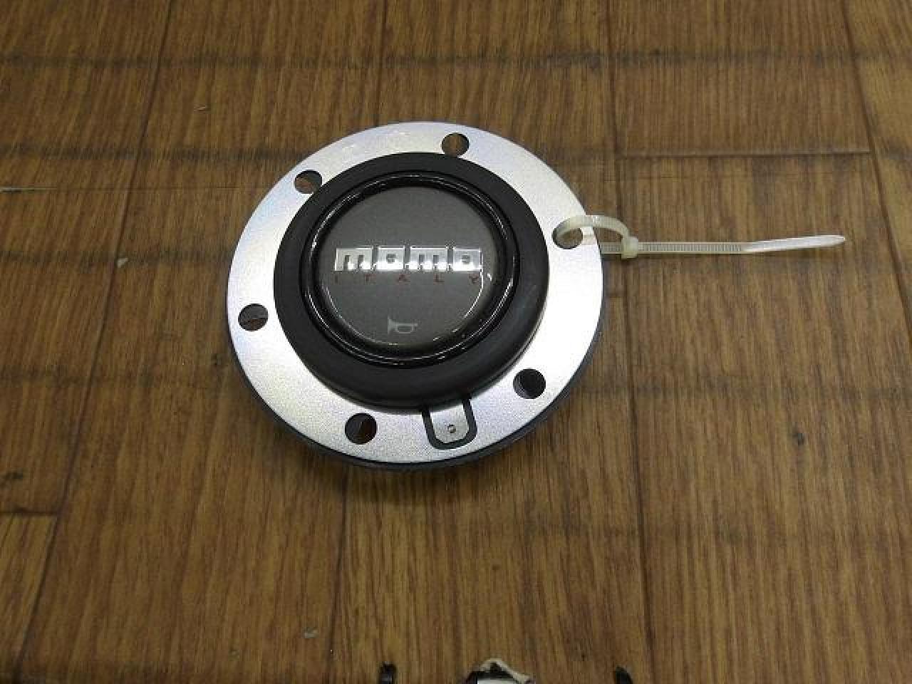 【MOMO】ホーンボタン | カー用品 インテリア ステアリング関連の通販 | アップガレージ 中古カー＆バイク用品の買取・販売専門店