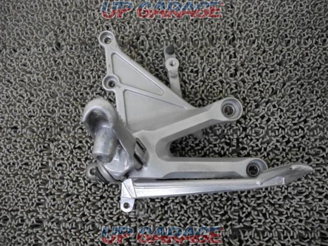 HONDA (Honda)
CBR1000RR (year unknown) removed
Step
Right and left-03