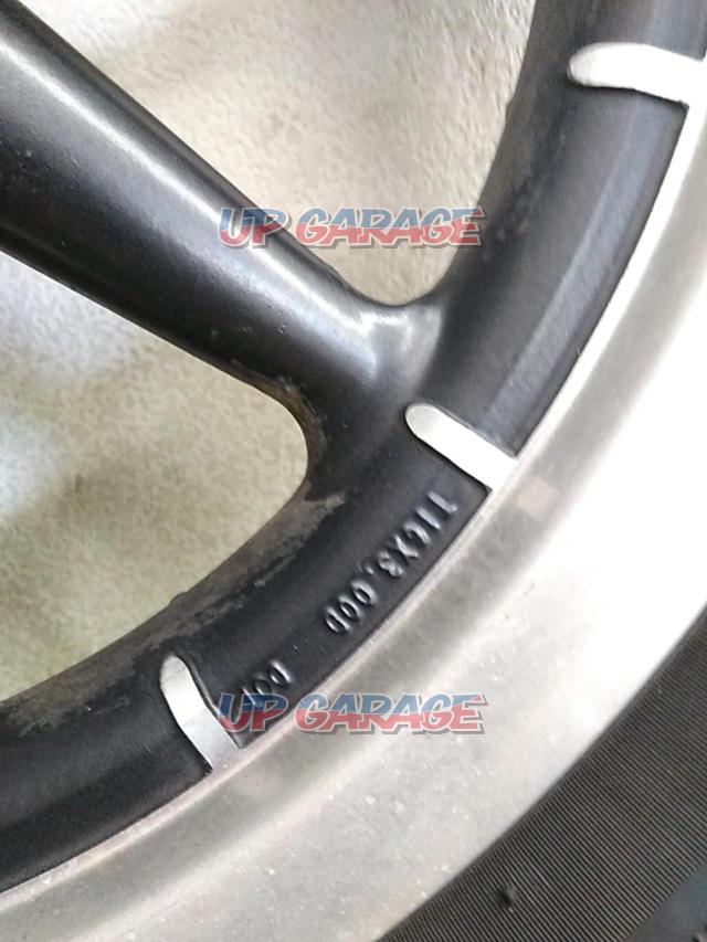 HARLEYDAVIDSON
Genuine front wheel
FLHR(06)-04