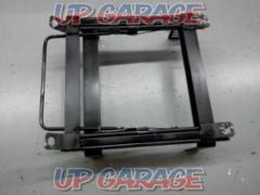 □ price cut
Driver's side only
RH Manufacturer unknown
Seat rail