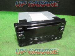 TOYOTA2DIN wide size
CD / USB tuner
(86120-26200)