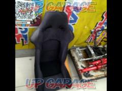Unknown Manufacturer
Full bucket seat
*Super cheap due to poor condition!!!