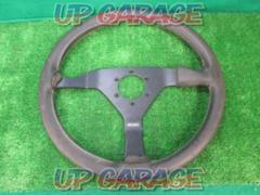 Wakeari
MOMO
Leather steering wheel