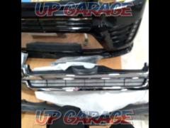 Toyota
Hiace
Genuine front grille