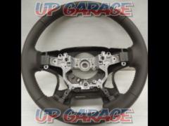 Toyota genuine
(Land Cruiser Prado
150 system
Late Period)
Genuine leather trimmed steering wheel
X04524