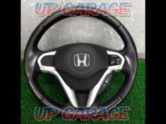 During negotiations
HONDA
ZF1/CR-Z early model genuine steering wheel
