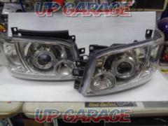 Toyota genuine
(Hiace
200 series
Type 1 and Type 2)
Genuine processing headlight
Right and left
X05130