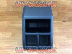 No Brand
Center console box (drink holder) Hiace
200 series
6 type
wide
Super GL