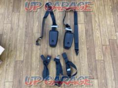 200 series
Hiace
DX
7-inch
Standard
Genuine
Rear
Seat belt
Left and right