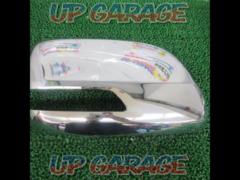 Toyota genuine plated mirror cover
Driver's seat only