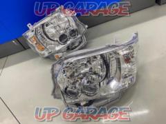 Toyota
Hiace 200
7-inch
Genuine LED headlights (left and right set)
KOITO: 26-137