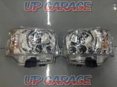 Toyota
Genuine LED headlights for the Hiace 200 series (left and right set)
KOITO: 26-137