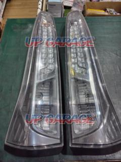 Nissan genuine
LED Clear Tail Serena
C26