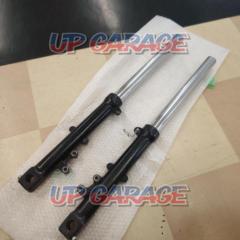 [KAWASAKI]
Genuine front fork
Remove GPZ1100 (water-cooled)