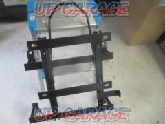 Price reduced S･R･F (Seat Rail Factory)
Bottom end stop for the seat rail
[X-TRAIL
NT30
LH !!!