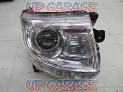 Only driver's seat side NISSAN
MG33S moco late genuine
Headlight