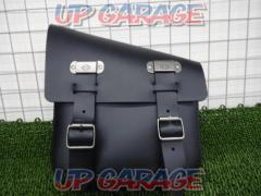 HARLEY-DAVIDSON single side bag
Capacity: 5 lbs (2.3 kg)
black