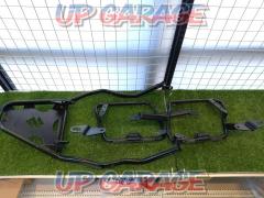 SUZUKI
Genuine option
For the top case
Rear carrier
&amp;
panniers
Carrier
Set
Bandit 1250F (’12) removed