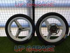 Honda
Wheel front and back set
Stamped 95N
96N
With tire
It seems to be compatible with NSR250