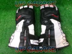 Size M
RS Taichi
e-HEAT
Protection Winter glove
RST604
Glove ON/OFF operation confirmed