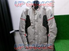 Size LL
HONDA
Winter jacket
Shoulder/elbow/back pads missing