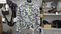 Rafuandorodo
WG Stretch Ride ZIP Parka FP
City duck
L size
Product number RR7229CT-CM3
