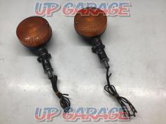 Price down!
Manufacturer unknown (KAWASAKI
(Z1 genuine?)
Turn signal
Right and left
Black (house paint)