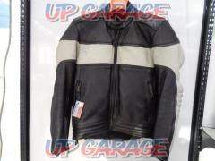 Size: USA36
Alpine star
Leather jacket
Crew neck
Black / White