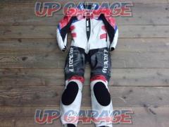 MADIF
Leather suits
Size S
Color / white / red / blue / black
Protector shoulders, elbows, knees
No bank sensor