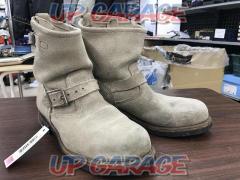 CORD
Suede Short Boots
ANSI
Z41
PT 91
US
Eight
1/2