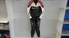 *Price reduced*Size: M
HONDA
SUPER
BOLD'OR
Separate racing suit