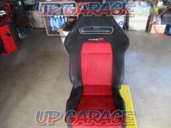 has been price cut  HONDA
Civic
FD2
TypeR genuine seat
(V07050)