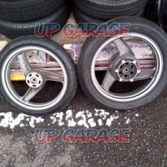 KAWASAKI (Kawasaki)
GPZ 900 R / A 10
Genuine tire wheel
Set before and after
DUNLOP
SPORTMAX
α-13Z