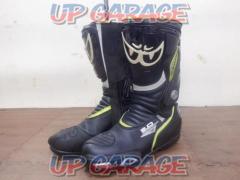 ■ Price cut! BERIK
high grade racing boots