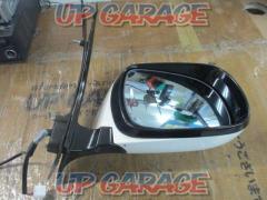 was price cut 
Toyota genuine
side mirror alphard
10 series right side only!!!!!