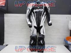 BERIK (Berwick)
RACE-DEP2.0
Racing suits
Size: 52 (XL equivalent)