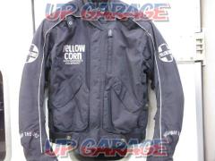 YeLLOW
CORN
Nylon jacket
(V11219)