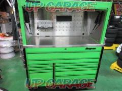 Snap-on
Tool box
Tool cabinet
KRL722
+
Work Center Riser
KRA2454
(V11377)