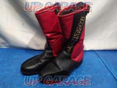 Wake resize: 25.0cm (customer declared size)
Kushitani
Black / Red
Leather boots