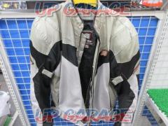 HYOD
Textile jacket
Size: 3L