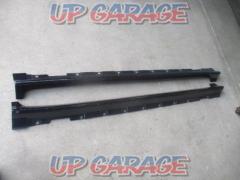 was price cut  Toyota original
Side skirts
Isis ANM10
Left and right set !!!!