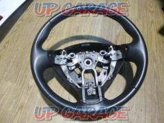 was price cut  Nissan genuine
Leather steering wheel
Serena C26!!!!!