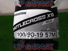 BRIDGESTONE
BATTLECROSS (Bridgestone)
battle cross)
X10(MUD)
100/90-19 (for rear)
19 years manufacture
