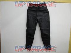 No Brand
Leather pants
Size M