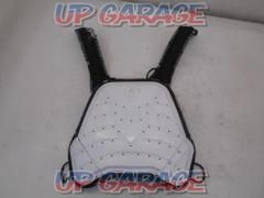 ARLEN
NESS
Chest protector