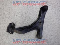 ▼Reduced price Honda genuine (HONDA) only on the left side
Front lower arm
