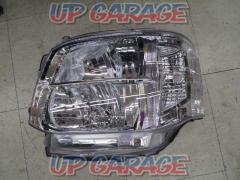 [Left side only] Manufacturer unknown
Hiace 200
3-inch genuine HID headlights