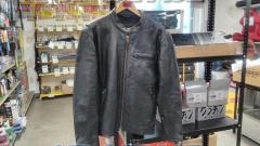Rookie (Rookie)
Leather jacket
