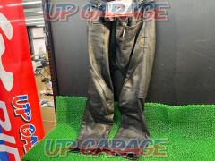 MW2 size
HYOD (topsoil)
Punch mesh leather pants
black
Boots out
*For Spring/Summer/Autumn
