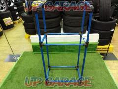 Unknown Manufacturer
Tire rack
blue
Cracking There